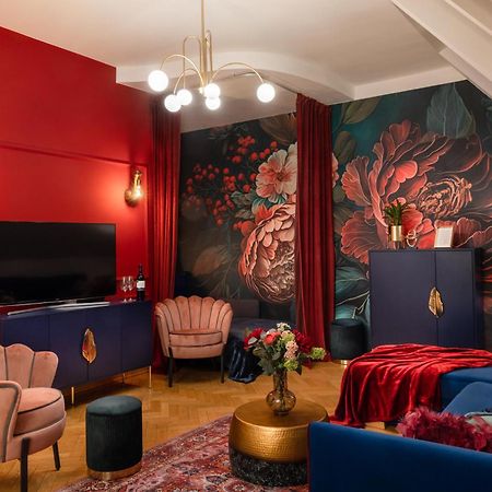 Decadent Art Deco Balcony Apartment In Old Town Praha Bagian luar foto