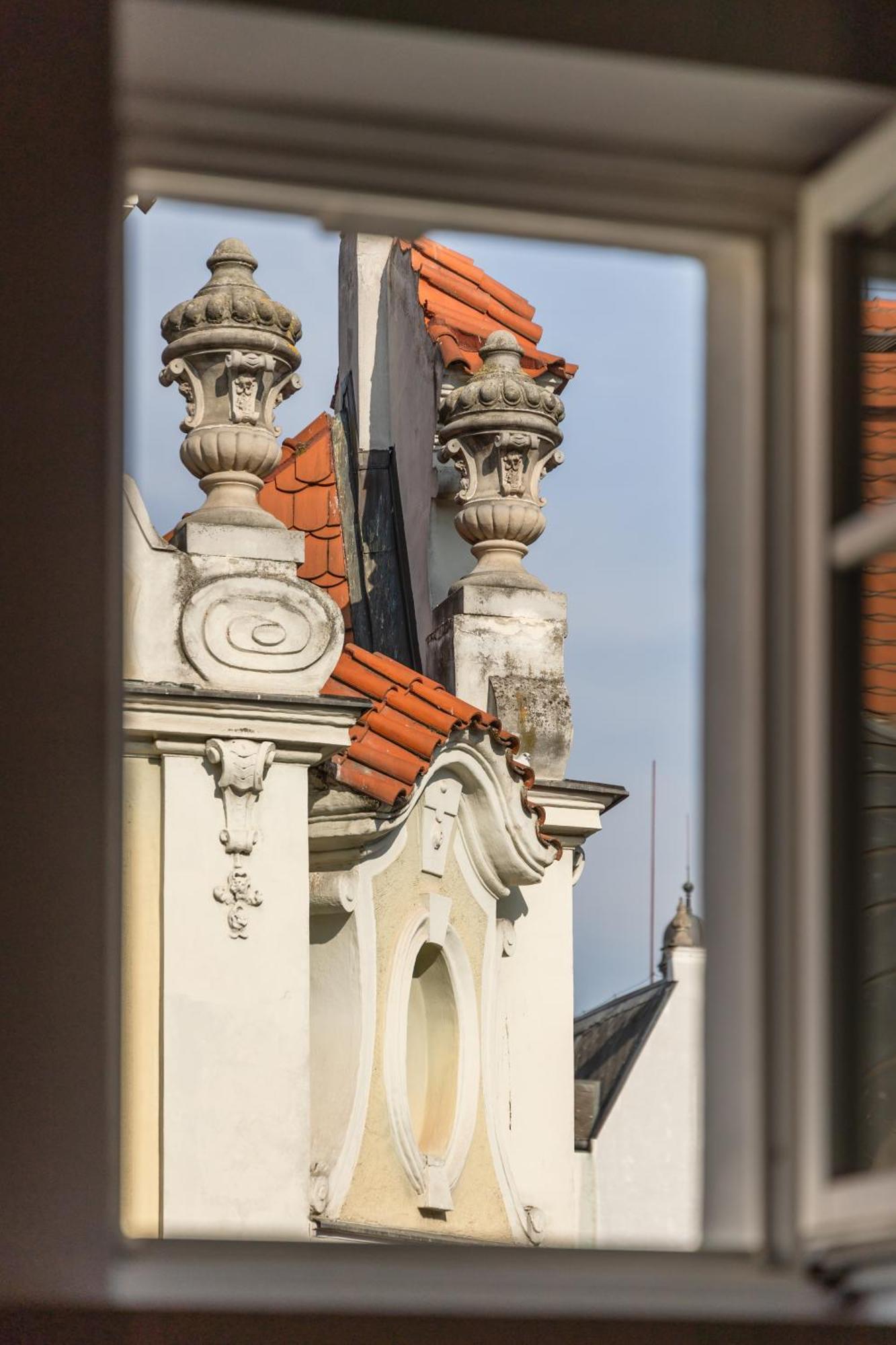Decadent Art Deco Balcony Apartment In Old Town Praha Bagian luar foto