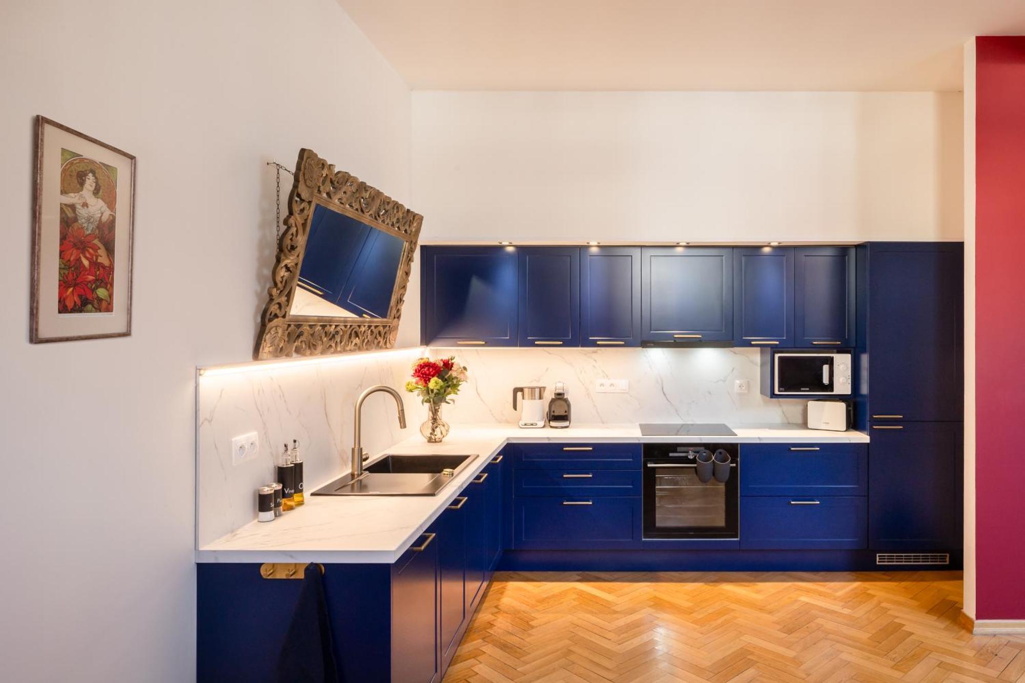Decadent Art Deco Balcony Apartment In Old Town Praha Bagian luar foto