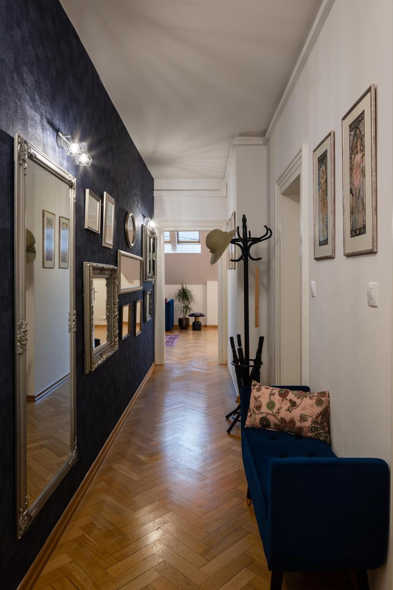Decadent Art Deco Balcony Apartment In Old Town Praha Bagian luar foto